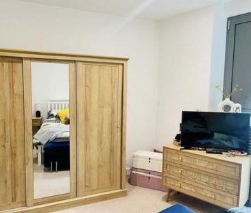 Master double room 2mins from Battersea Power Station - Photo 5