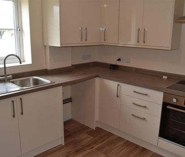 2 bedroom flat to rent - Photo 3