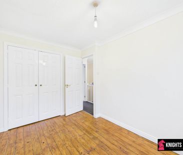 Price £1,300 pcm - Available Now - Unfurnished - Photo 4