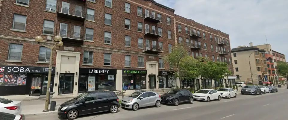 Immeuble Trinity | 5209 Rue Sherbrooke Ouest, Montreal - Photo 1