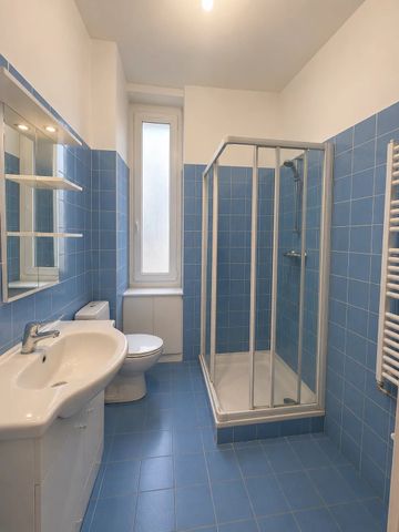 Location Appartement 2 pièces 47m² NICE 06000 - Photo 3