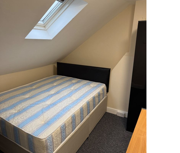 1 bedroom in a house share to rent - Photo 3