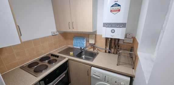 Studio Flat, Great Cheetham Street West, M7 - Photo 2