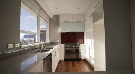 Wellington Central, Three Bedrooms - Photo 5