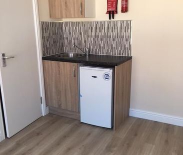 Studio Flat, Sydenham Road, SE26 - Photo 3