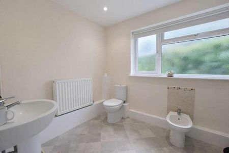 College Road, Bedford, MK43 - Photo 5