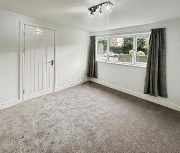 3 bedroom detached bungalow to rent - Photo 4