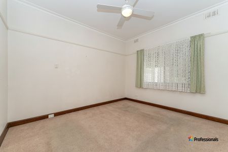 73 West Street, Hadfield VIC 3046 - Photo 2