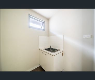 13 Jacks Way, Maribyrnong, Vic 3032 - Photo 6