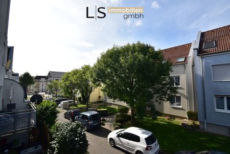 sehr schöne, großzügige und helle 3-Zimmer Wohnung mit Balkon! - Photo 4