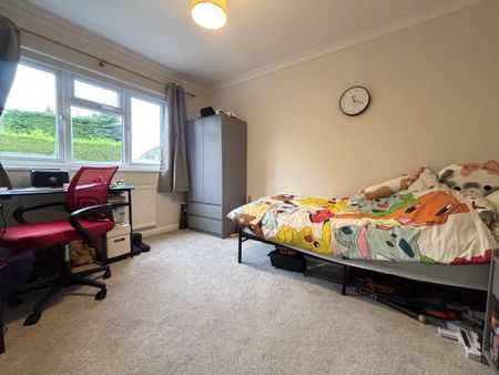 4 bedroom detached house to rent - Photo 4