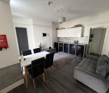 1 bedroom Flat To Let - Photo 4