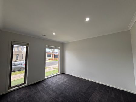 High-End Rental Opportunity: Feature Executive Home - Photo 3