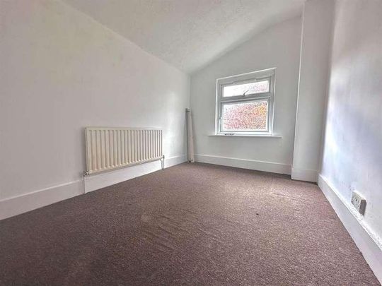 St Leonards Avenue, Bedford, MK42 - Photo 1