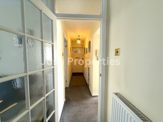 2 bedroom ground floor flat to rent - Photo 1