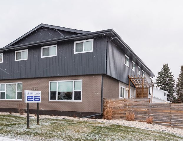 Sturgeon Road Townhouse Apartments - Photo 1