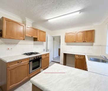 3 bedroom detached house to rent - Photo 3