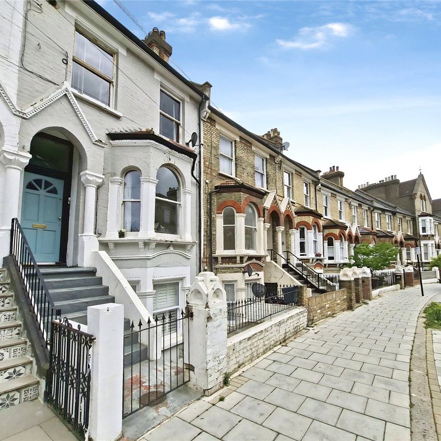 Elm Park, London, SW2 2TZ - Photo 1