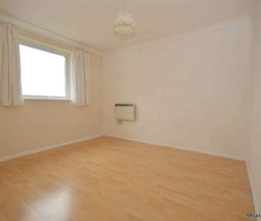 2 bedroom property to rent in Addlestone - Photo 5