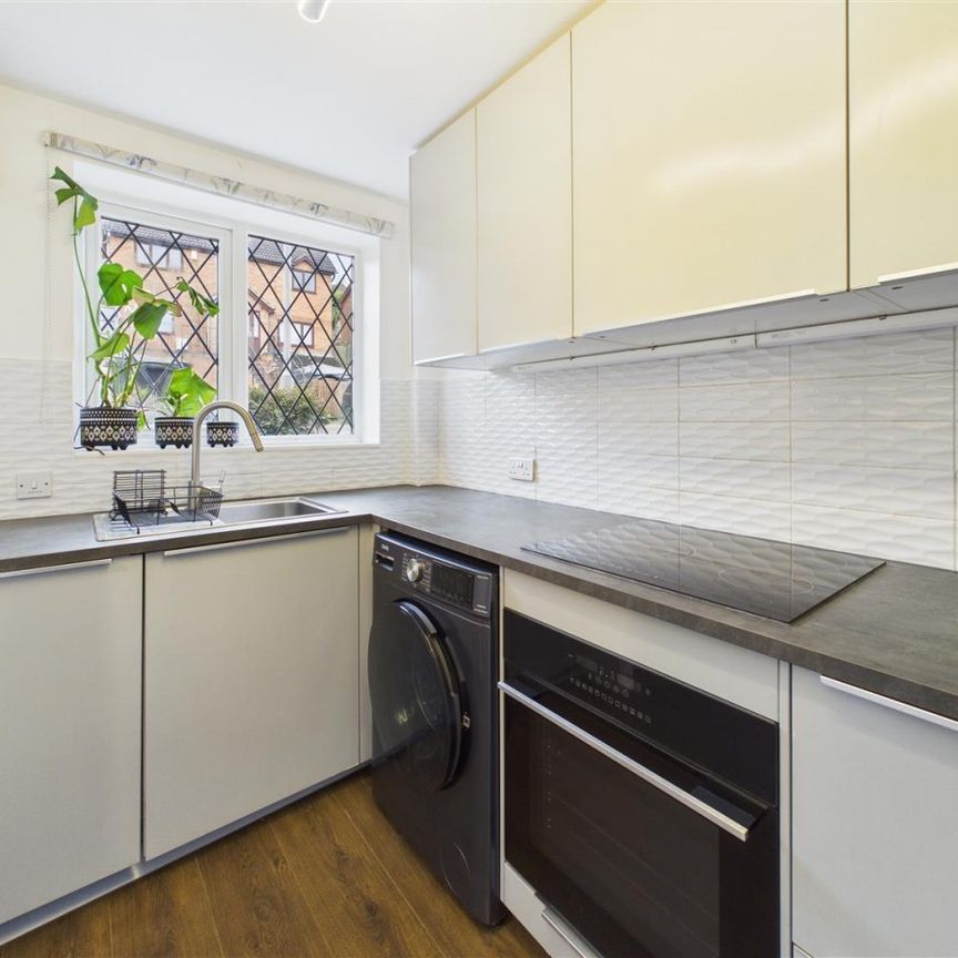 2 bedroom Town house to rent - Photo 1