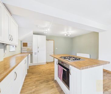 3 bedroom semi-detached house to rent - Photo 5