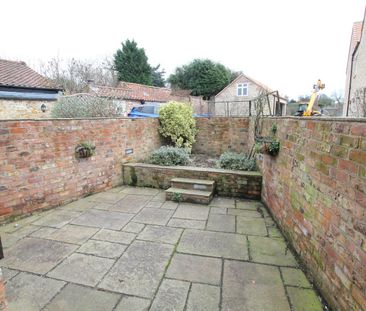 2 bedroom property to rent - Photo 1