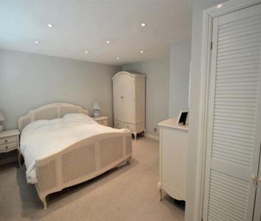 2 Bedroom Terraced To Let - Photo 3