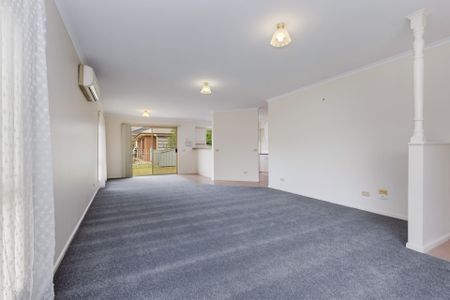 16 Chelsea Boulevard, Strathdale - Photo 2