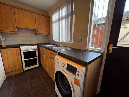 73 Kilburn Street, Belfast BT12 6JT - Photo 3