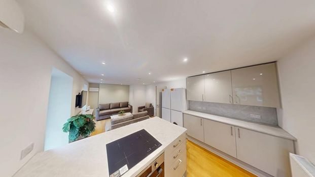 6 bedroom apartment to rent - Photo 1