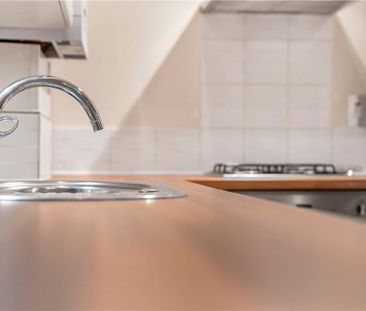 A well presented duplex apartment located within a gated developmen... - Photo 6