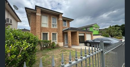 HOUSE OF GRAND PROPORTIONS TO FIT ALL THINGS GREAT & SMALL - Photo 2