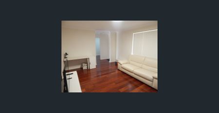 Partly Furnished 3x1 Villa - Home Open Monday 8/12 at 4.40-5pm - Photo 2