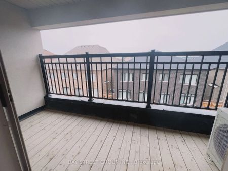 Detached Home For Lease | N9245919 - Photo 3