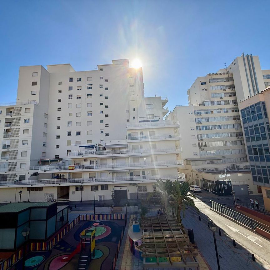 Middle Floor Apartment in Fuengirola - Foto 1