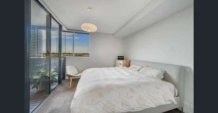 SPACIOUS ONE BEDROOM WITH EXTRA STUDY NOOK & PARKING - Photo 2