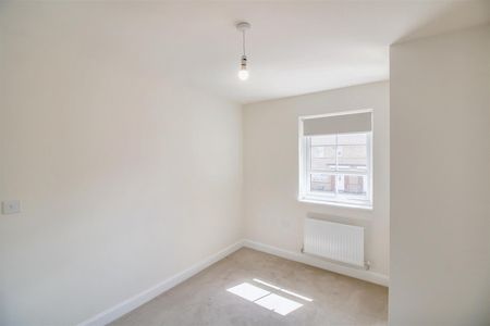 3 Bedroom House - End Terrace - Photo 5
