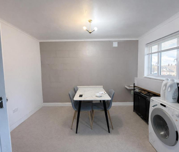 2 bedroom end of terrace house to rent - Photo 1