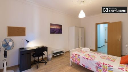 barcelona, Catalonia 08002 - Photo 4