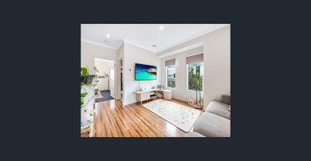 Be Quick, This One Won't Last! - Photo 2