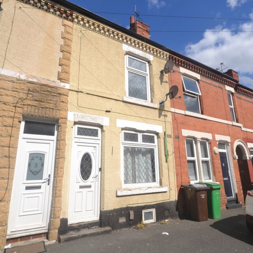 3 bed Mid Terraced House for Rent - Photo 1