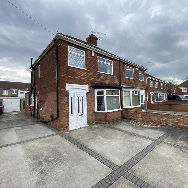 3 bedroom semi-detached house to rent - Photo 2