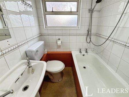 3 bedroom apartment to rent Milwards, Harlow, Essex, CM19 - Photo 4