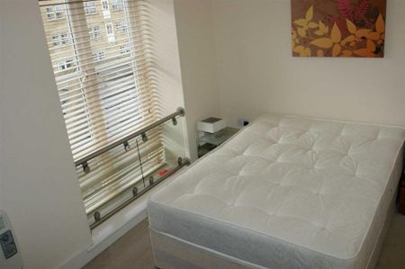 2 bedroom flat to rent - Photo 3