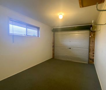 Comfortable Family Living in a Quiet Oxenford Pocket - Photo 5