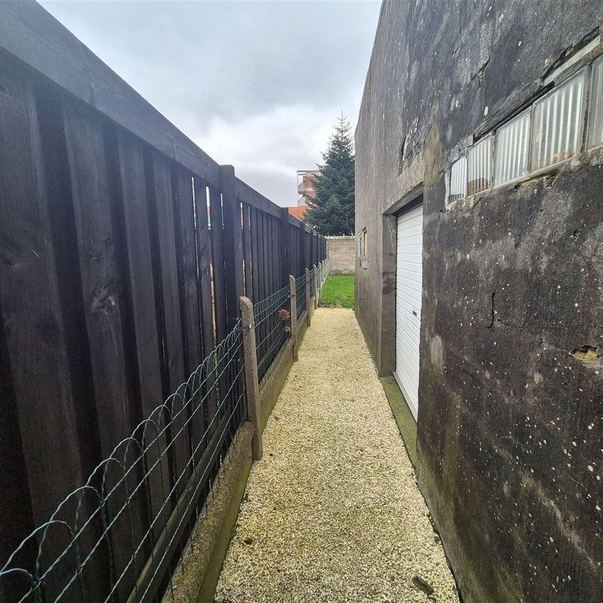 Instapklare en rustig gelegen opgeknapte woning met 2 slaapkamers en tuin. - Photo 1