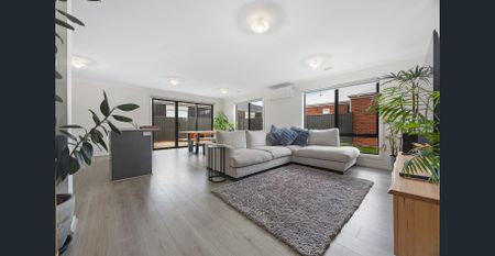 MODERN FAMILY LIVING - Photo 3