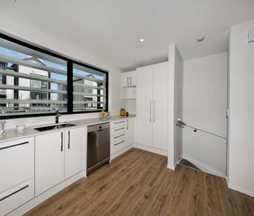 Sleek Chic Hobsonville Townhouse - Photo 5