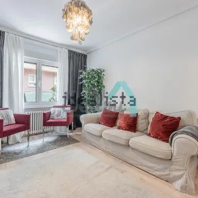 Alquiler de piso en Calle Gascona - Photo 1