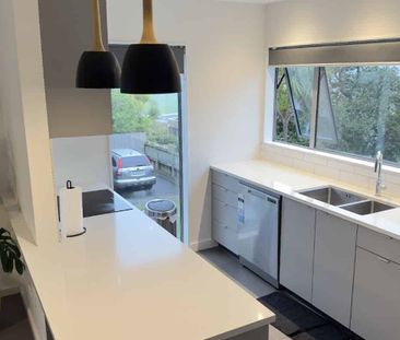 Modern living in Karori - Photo 4